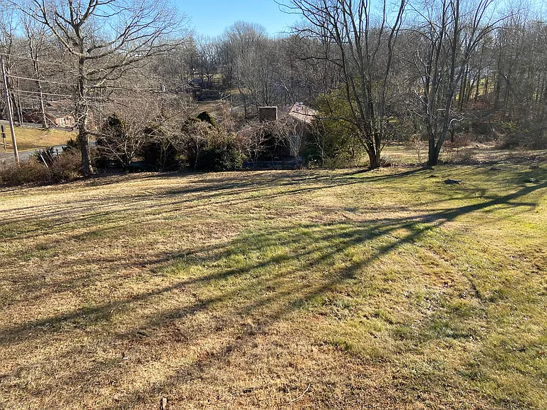 182 Patricia Dr — Photo 17