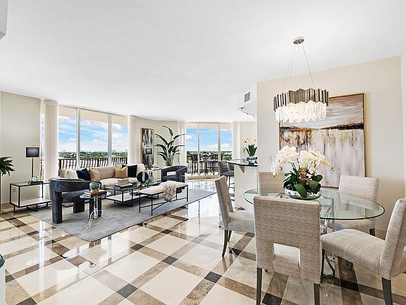 5th image of 100 S Birch Road #906