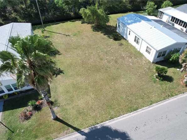 313 Papaya Cir, Barefoot Bay, FL 32976