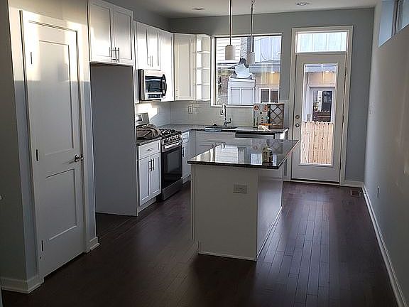 4th image of 1101 E Montgomery Ave
