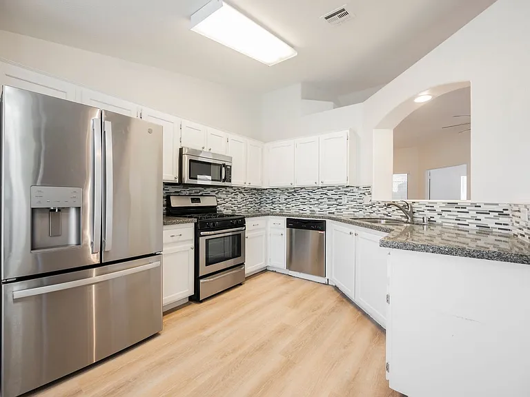 802 Airy Hill St — Photo 11