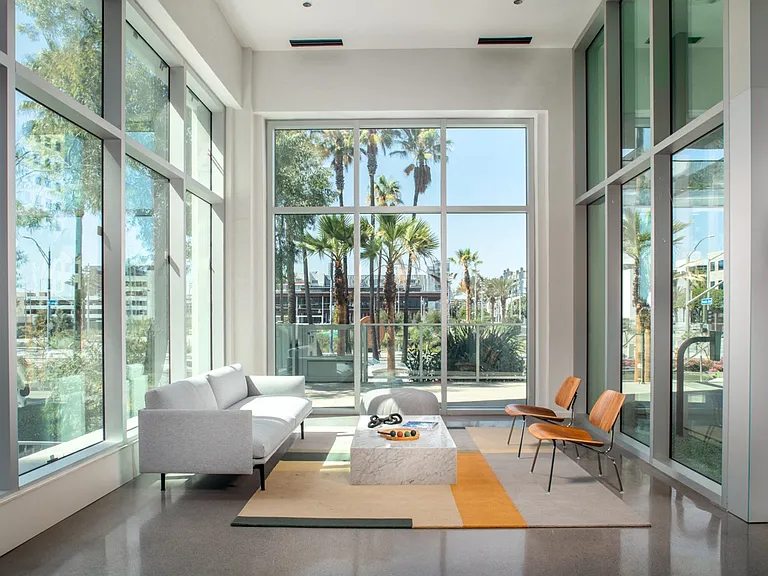200 West Ocean Lobby