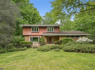 4 Andover Dr, North Caldwell, NJ 07006