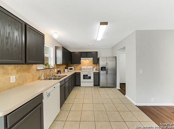 4th image of 5734 Grandwood Dr