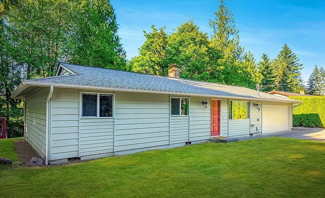 3 bed, 1.5 bath, 1110 sqft, $3,000 — Photo 1