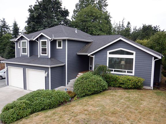 Photos don't do this home justice!