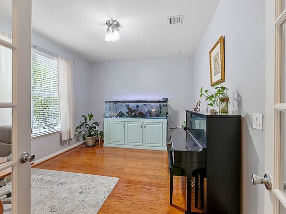 4th image of 2477 Lantana Ln