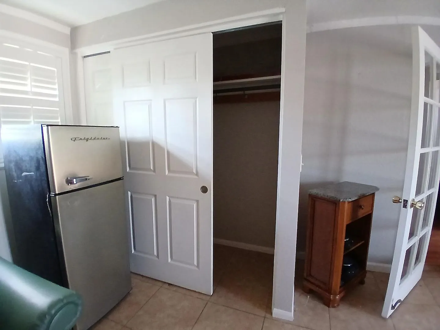 445 Rosemont St — Photo 2
