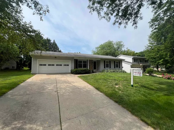 7005 Harvest Hill Rd, Madison, WI 53717
