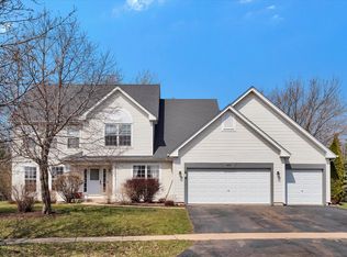 400 Stonewater Ln, Oswego, IL 60543