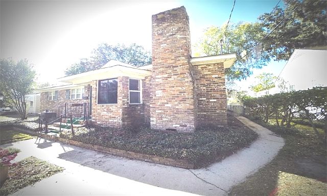 1st image of 445 Oaklawn Pl