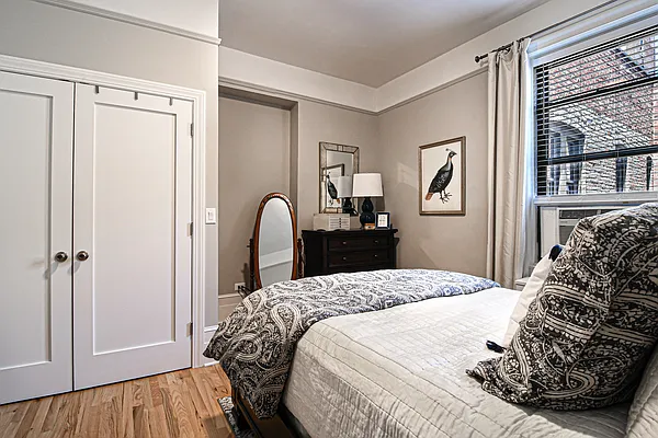 Rented by Douglas Elliman | media 16