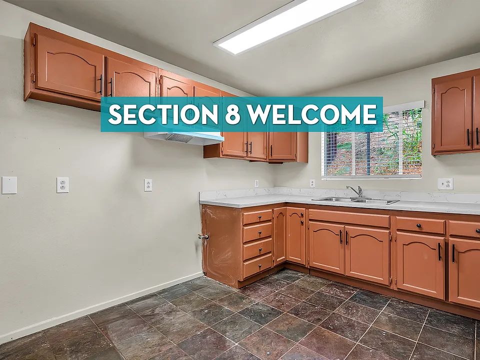 5243 Huntington Dr N #5