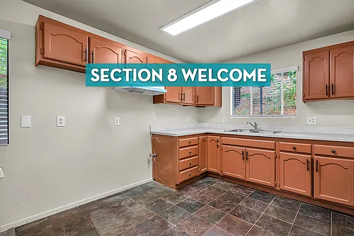5243 Huntington Dr N Photo 1