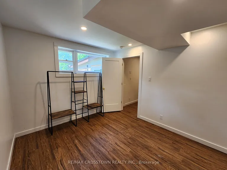 154 Simcoe St #BASEMENT — Photo 9