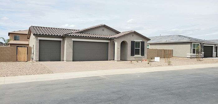 1st image of 2953 N Pecan Ave