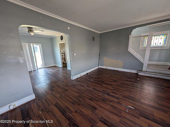 4th image of 2307 Prospect Ave