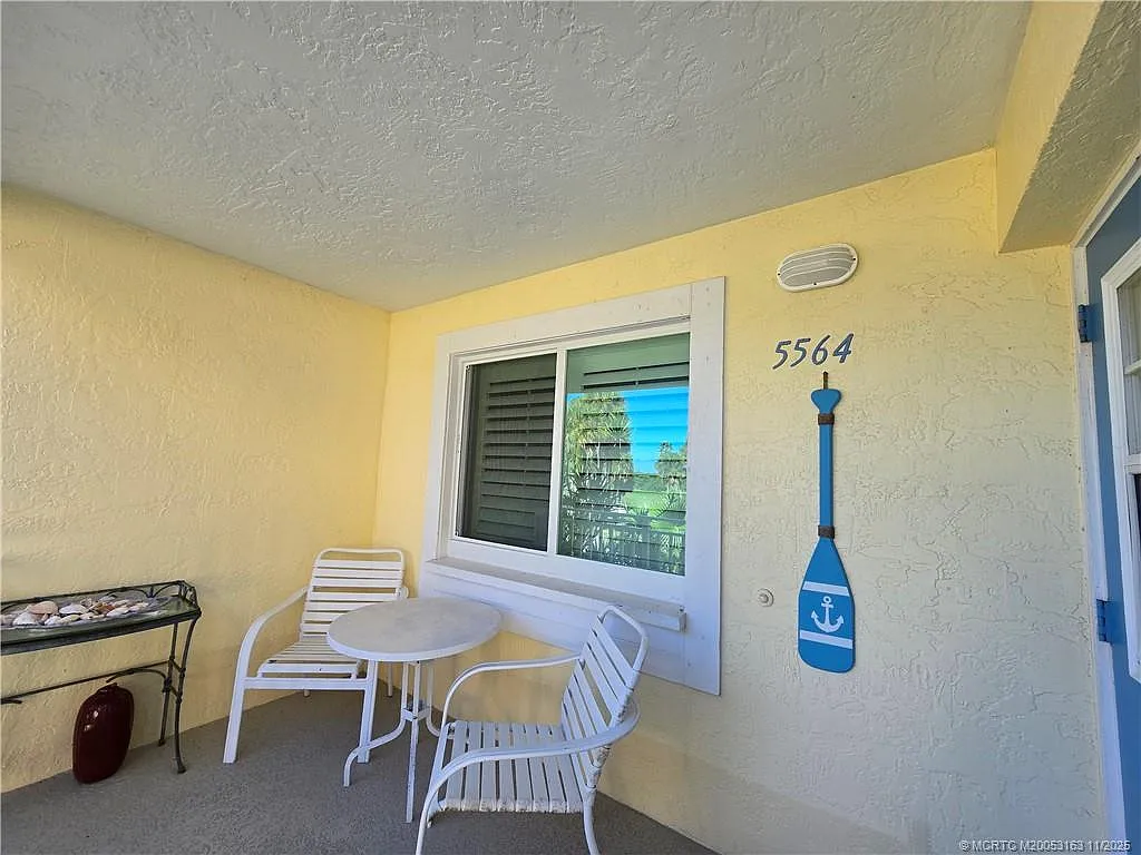 Building Photo - 5564 NE Gulfstream Way