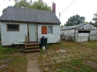 801 Gilbert St, Waterloo, IA 50707