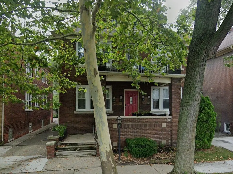 837 Beaconsfield Ave