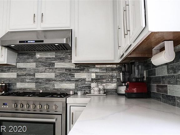 4th image of 2624 Ontario Dr