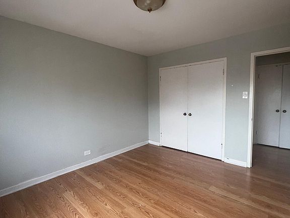 5th image of 433 W Wellington Ave #13E