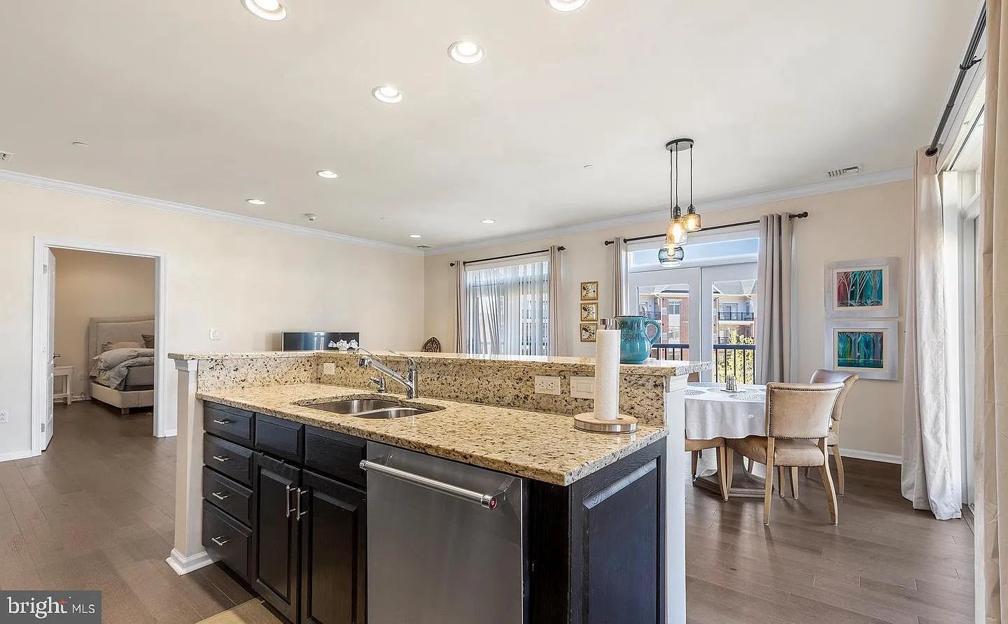 2 bed, 2.0 bath, 1374 sqft, $2,800 — Photo 3