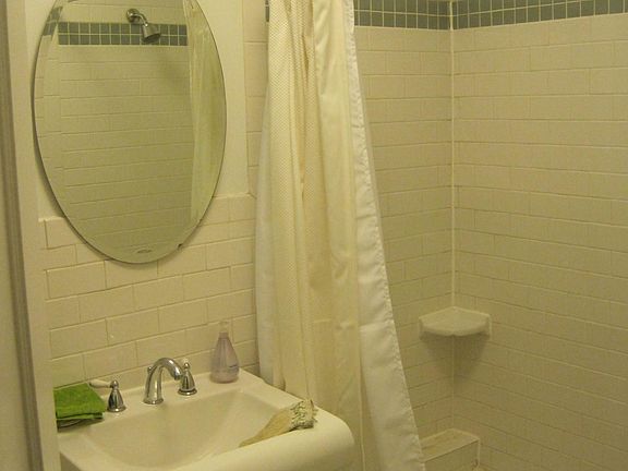 4th image of 2108 N Whipple St