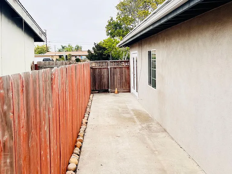 3725 Clairemont Mesa Blvd — Photo 22