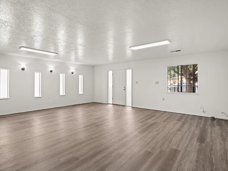 1105 Calle Mesquite — Photo 3