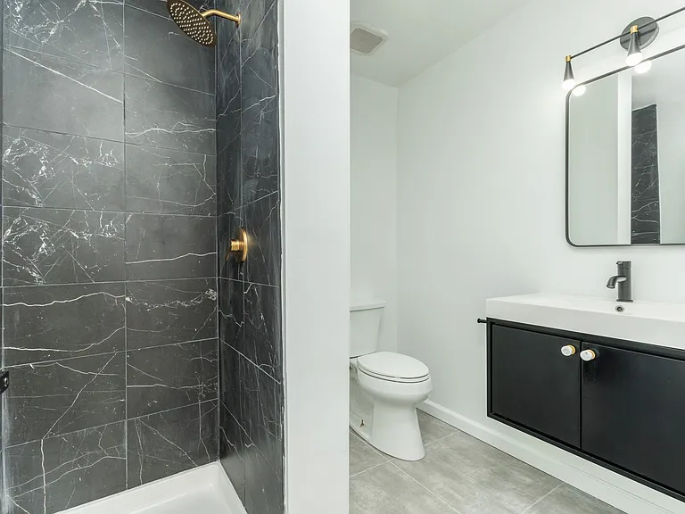 3003 Glenwood — Photo 3