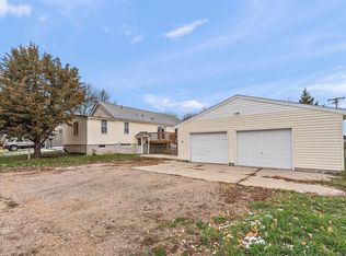 511 5th St SW, Montgomery, MN 56069