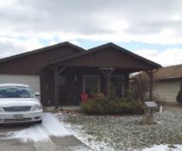 1st image of 208 Saint Anns Ln