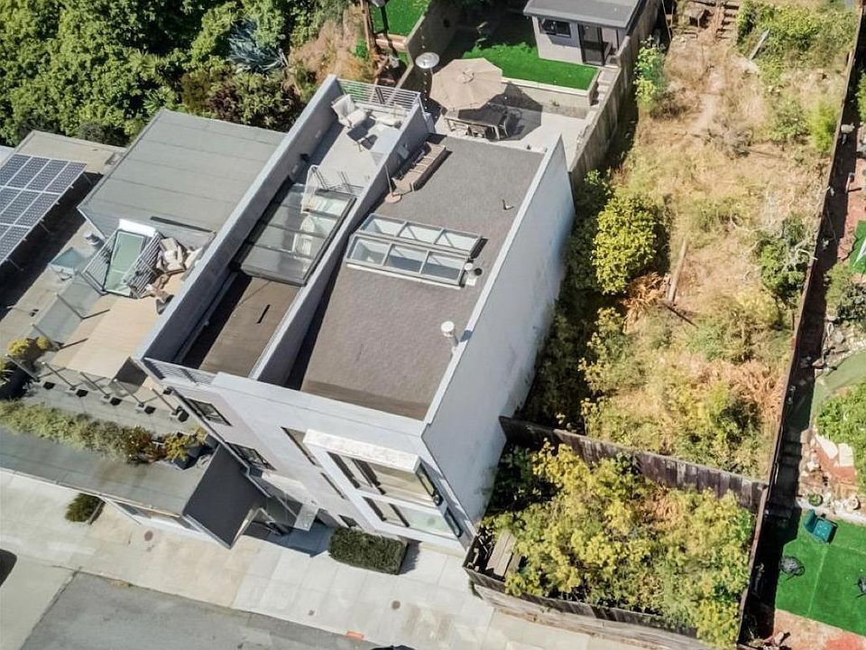 2nd image of 666 Peralta Ave