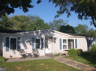 111 Deerfield Dr, Souderton, PA 18964