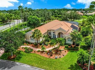 8076 Royal Birkdale Cir, Lakewood Ranch, FL 34202
