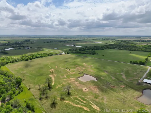 13 S 194th St W, Council Hill, OK 74428