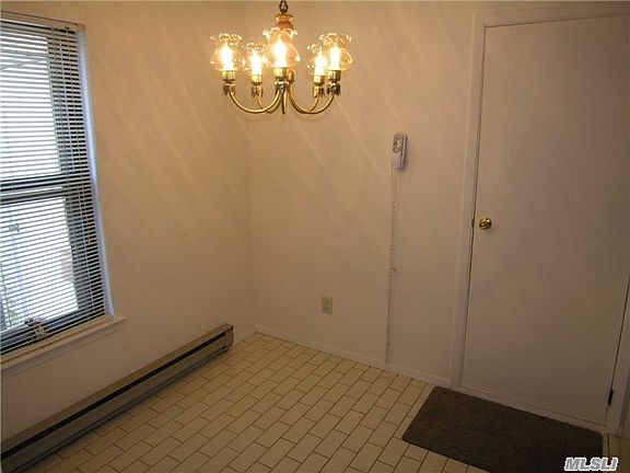 4th image of 105 Alden Ct