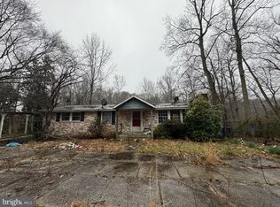 250 Mallard Dr, Warsaw, VA 22572