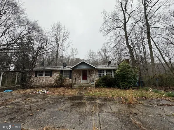 250 Mallard Dr, Warsaw, VA 22572