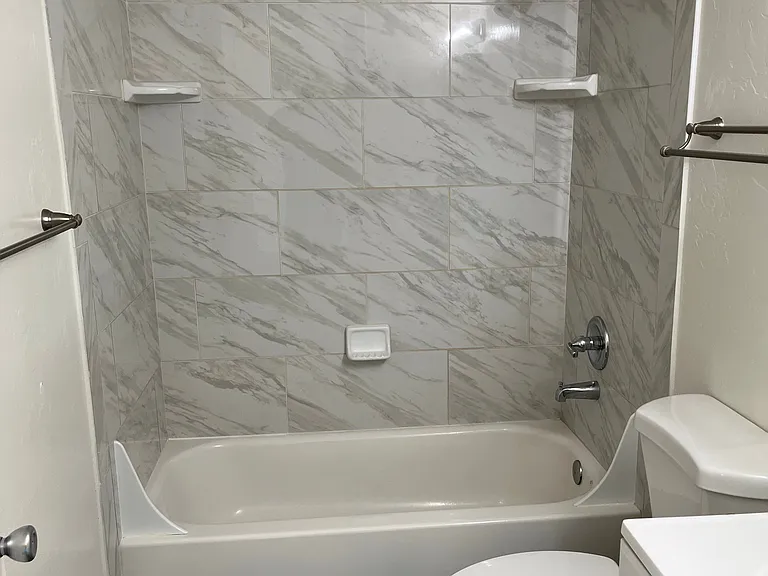 3700 N Fairview Ave — Photo 9