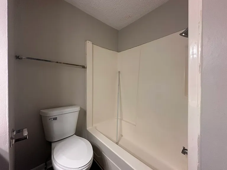 Unit 813 bathroom