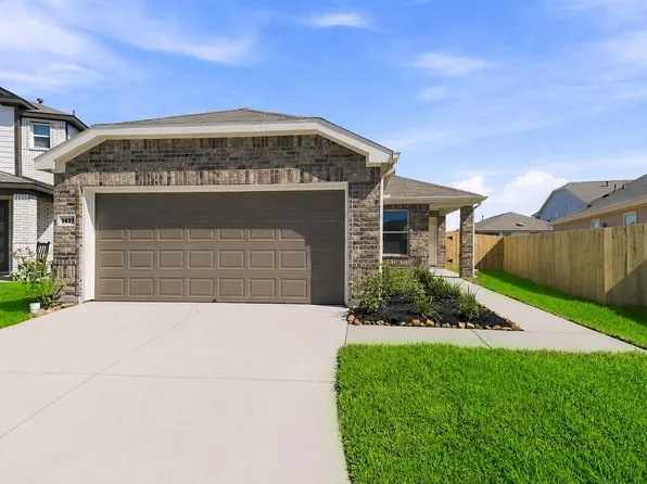 1427 Capitola Ln, Arcola, TX 77583