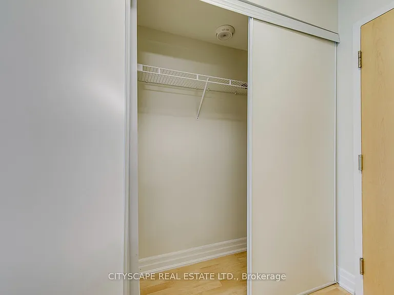 8 Scollard St #1108 — Photo 18