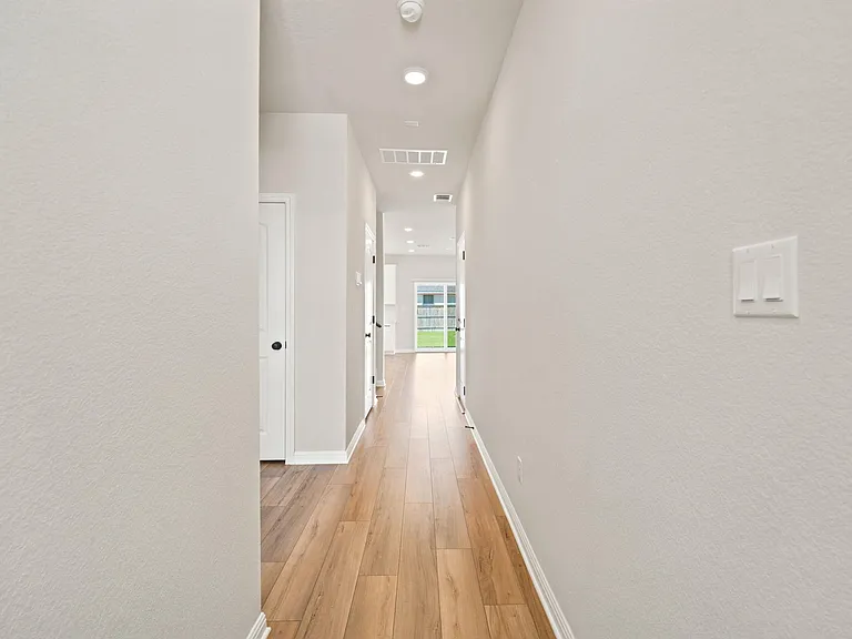 212 Swinging H Ln — Photo 5