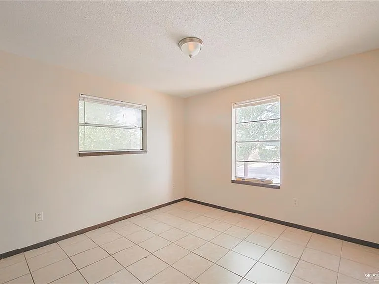 1521 W Nolana Ave #D — Photo 14