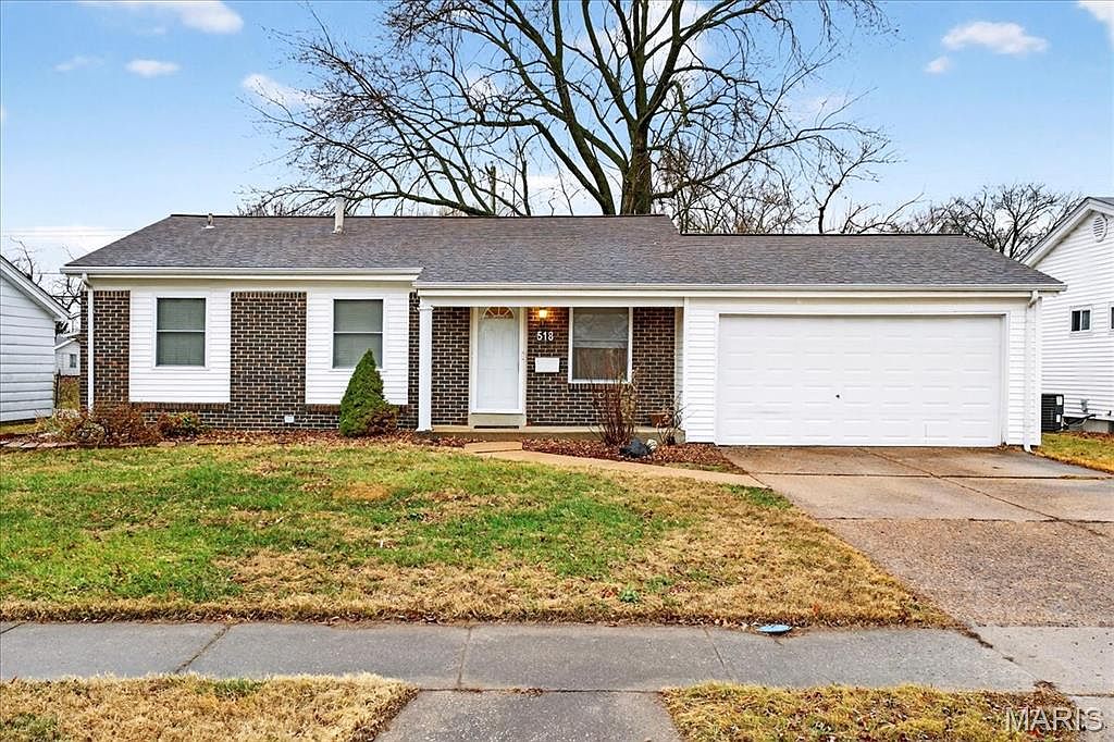 518 Fox Crest Dr, Hazelwood, MO 63042 | Zillow