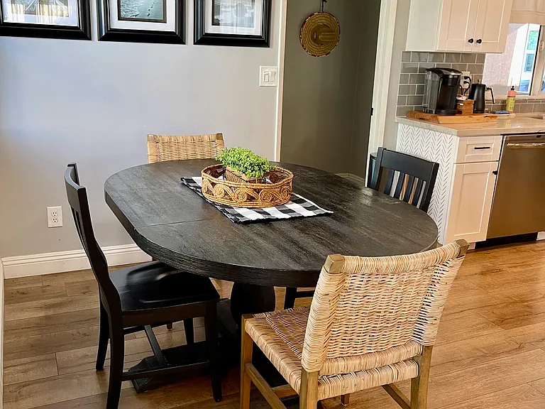 571 Park Dr — Photo 10