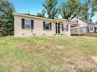 91 White Oak Ln, Little Rock, AR 72227