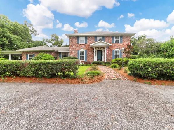 10 Old English Dr, Charleston, SC 29407